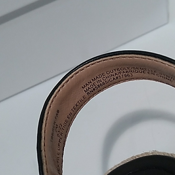 Cute Canvas Daisey Print Shoes with Velcro Close - Picture 6 of 9